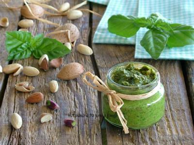 Pesto di pistacchio di sicilia in olio evo in vaso gr 1000 (1ct=